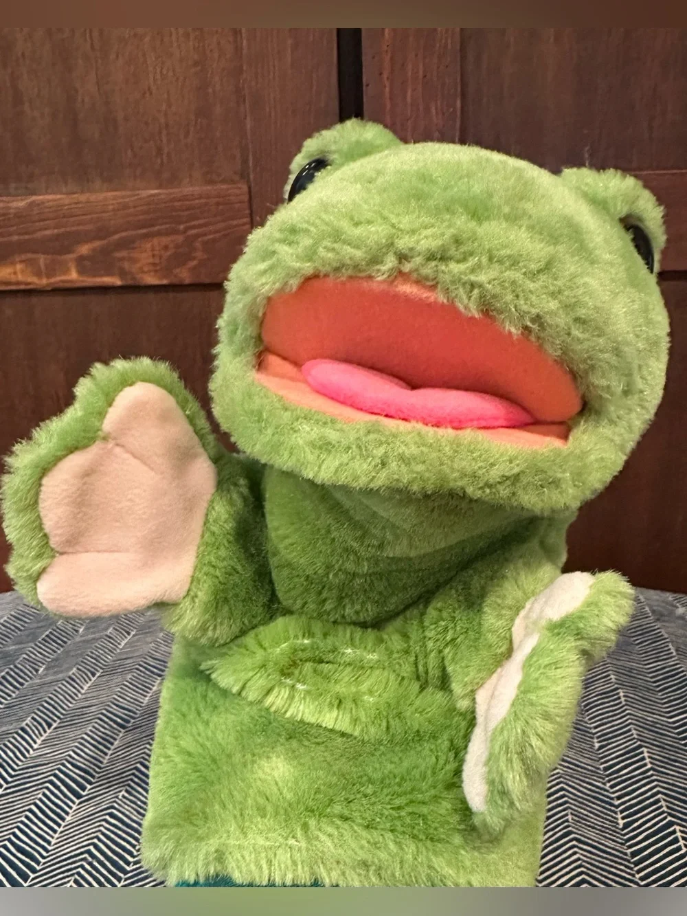 24K Polar Puff frog puppet